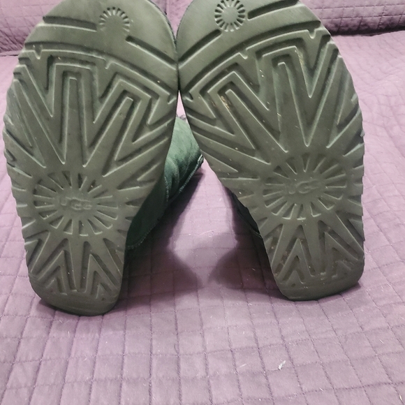 Well loved ugg bow boots - Picture 5 of 8